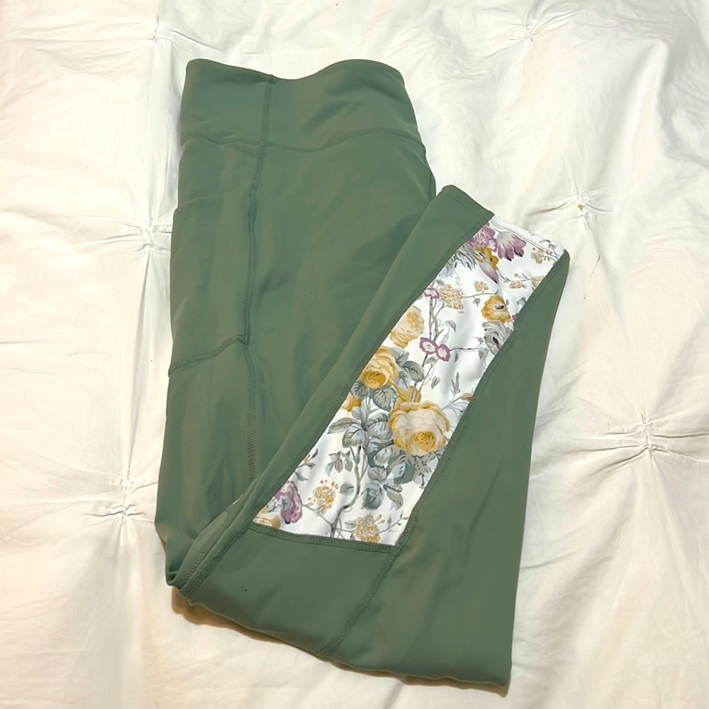 Tuckernuck leggings, size XL